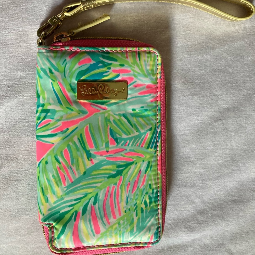 Lily Pulitzer tiki palm wallet wristlet .